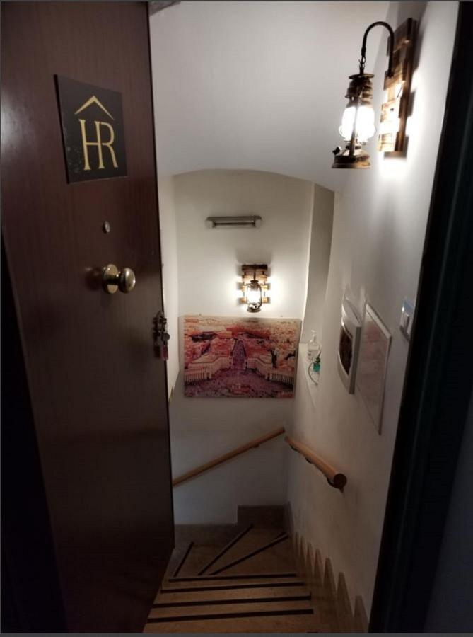 Lovely Basement Trevi Fountain Рим Екстер'єр фото