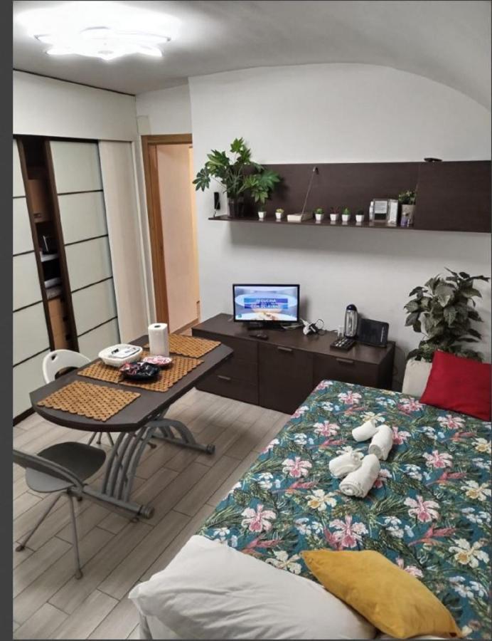 Lovely Basement Trevi Fountain Рим Екстер'єр фото